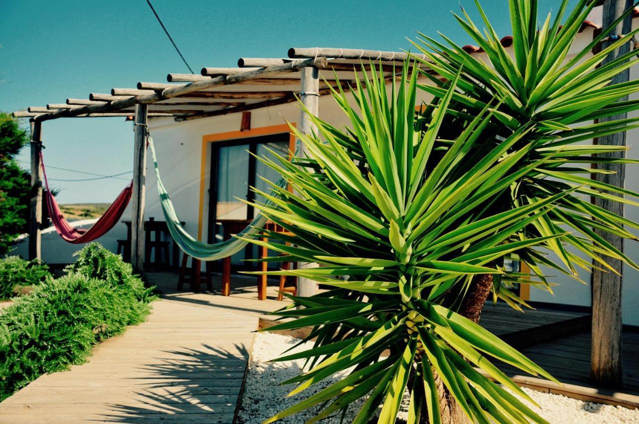 Good Feeling Hostel & Guest House Raposeira  ภายนอก รูปภาพ