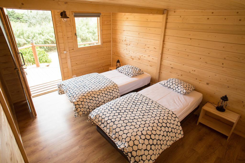 Good Feeling Hostel & Guest House Raposeira  ภายนอก รูปภาพ
