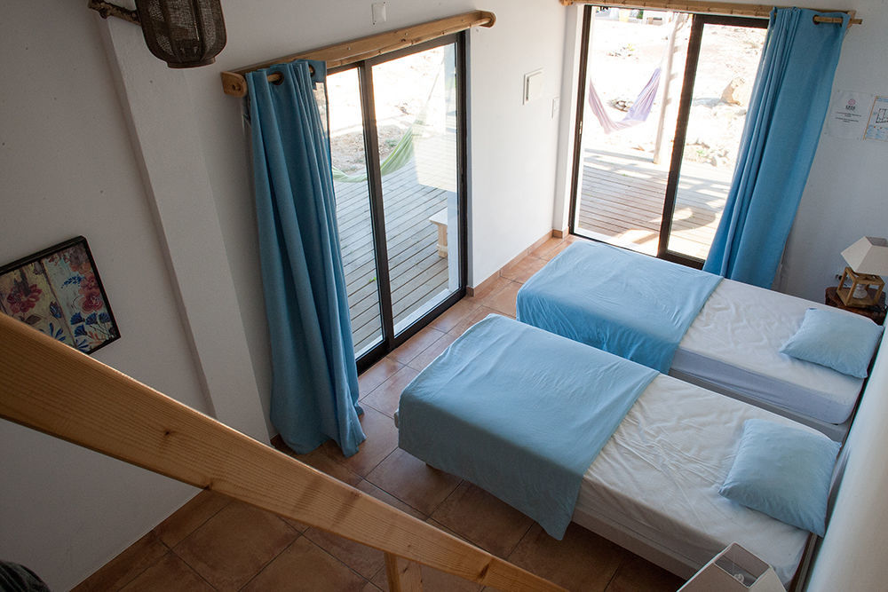 Good Feeling Hostel & Guest House Raposeira  ภายนอก รูปภาพ