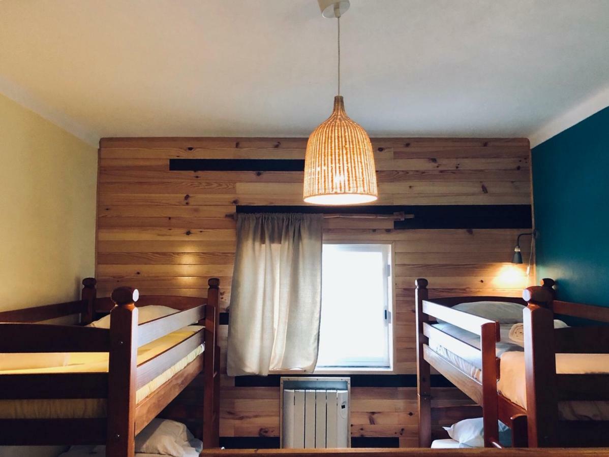 Good Feeling Hostel & Guest House Raposeira  ภายนอก รูปภาพ