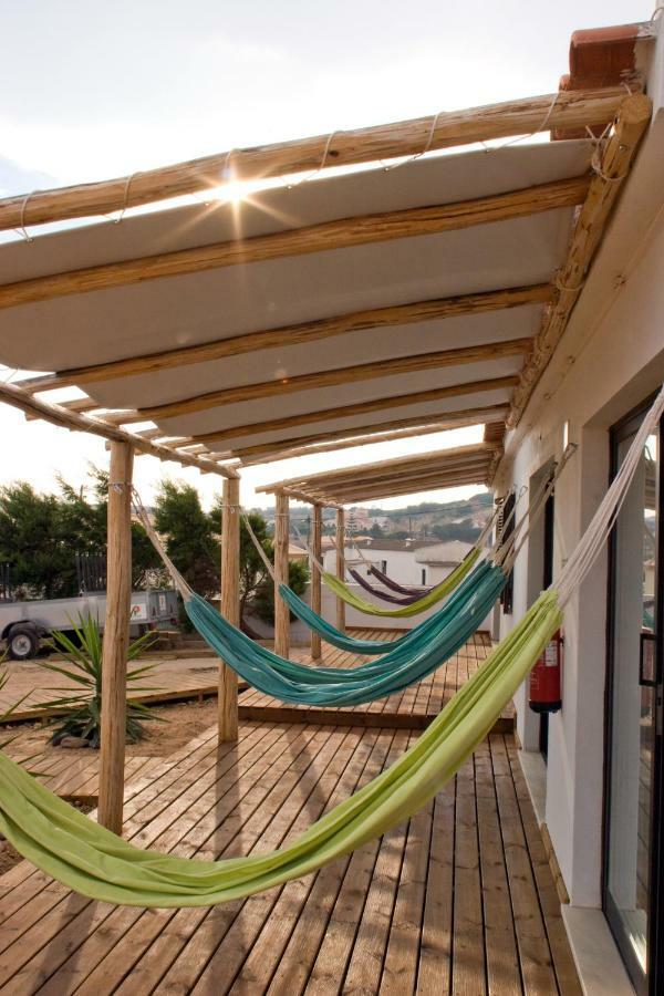 Good Feeling Hostel & Guest House Raposeira  ภายนอก รูปภาพ
