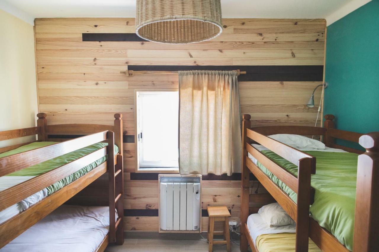 Good Feeling Hostel & Guest House Raposeira  ภายนอก รูปภาพ