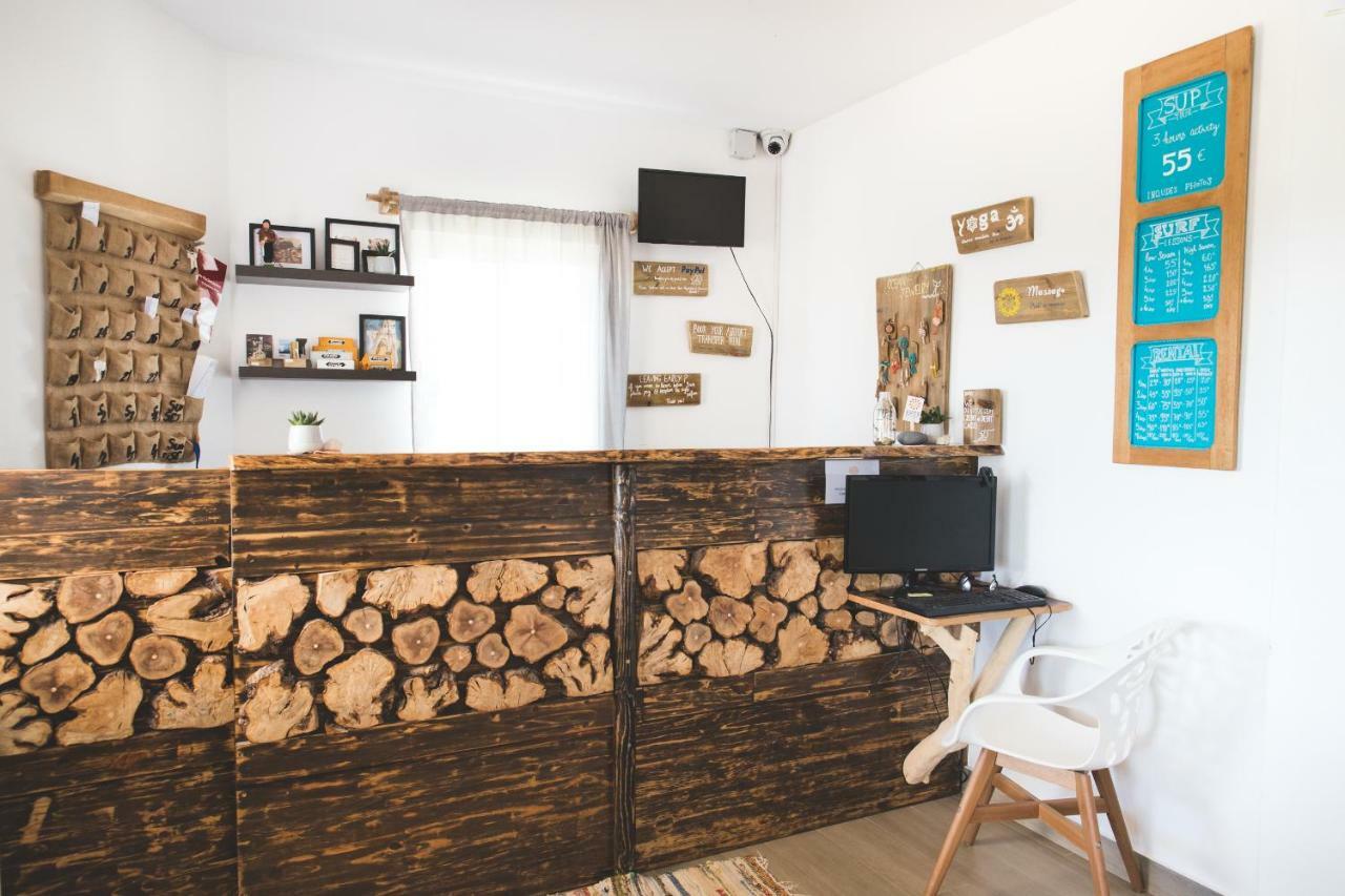 Good Feeling Hostel & Guest House Raposeira  ภายนอก รูปภาพ