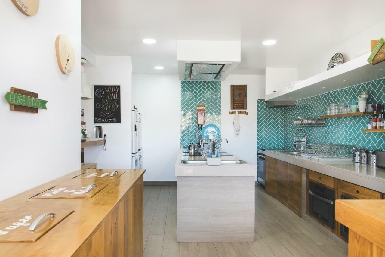 Good Feeling Hostel & Guest House Raposeira  ภายนอก รูปภาพ