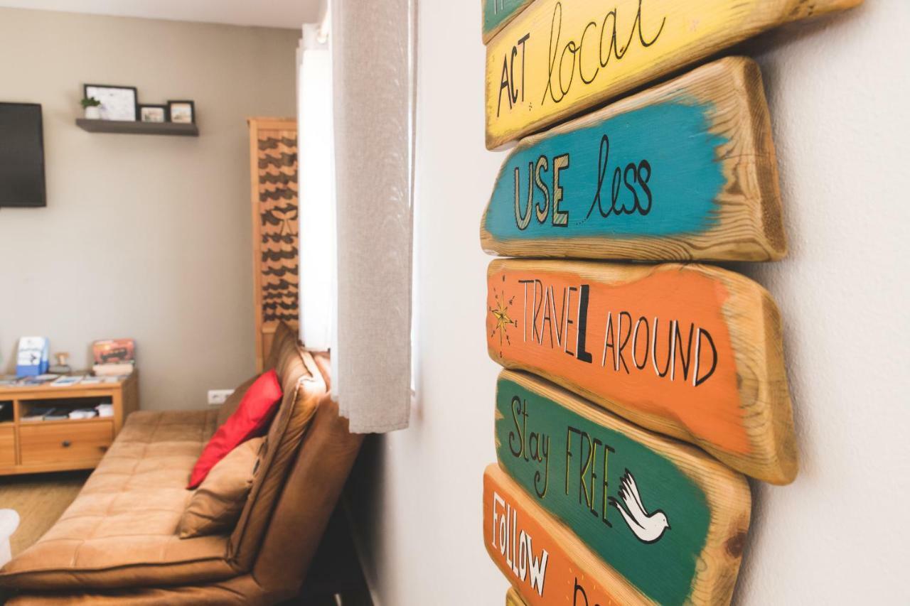 Good Feeling Hostel & Guest House Raposeira  ภายนอก รูปภาพ