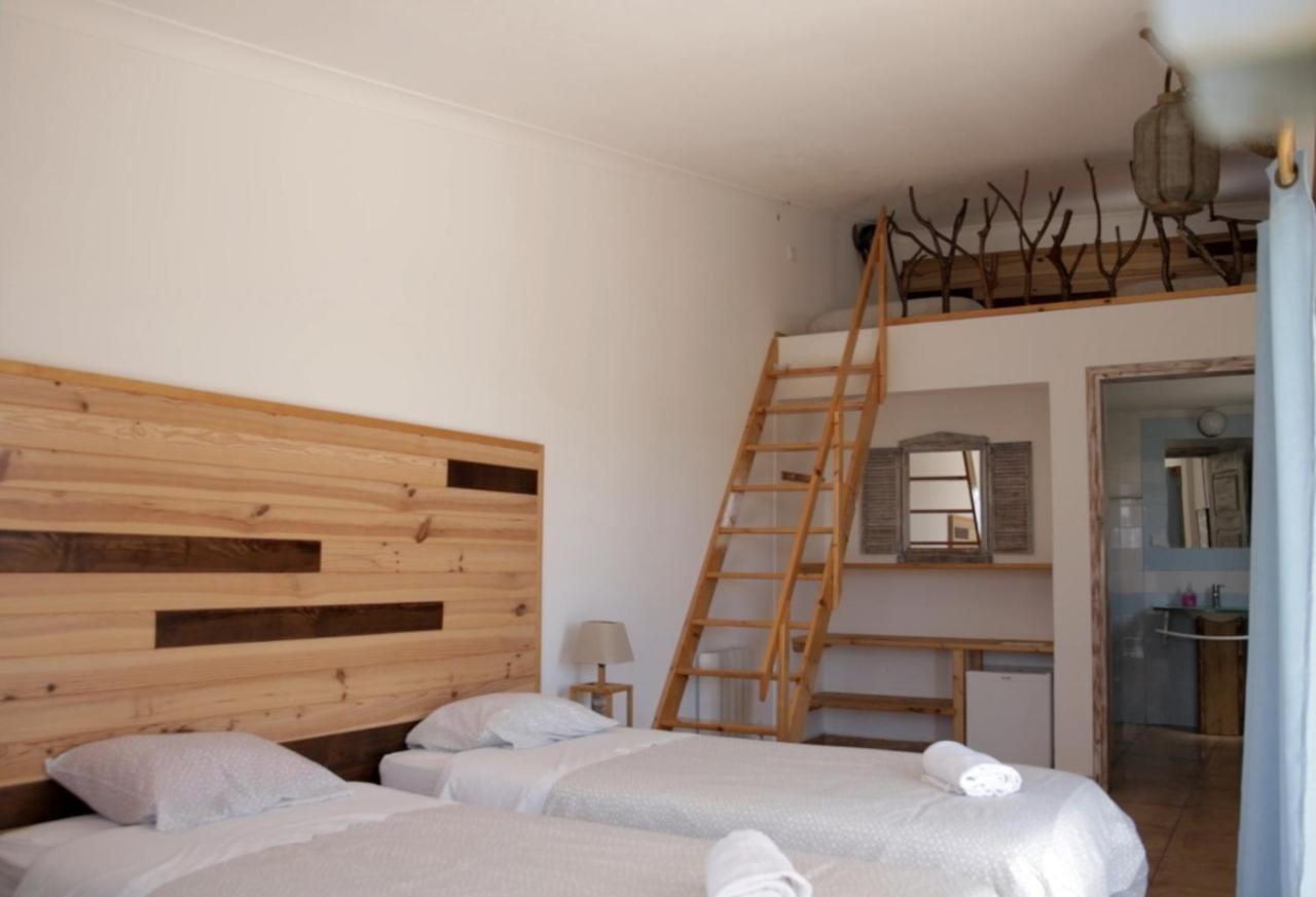 Good Feeling Hostel & Guest House Raposeira  ภายนอก รูปภาพ