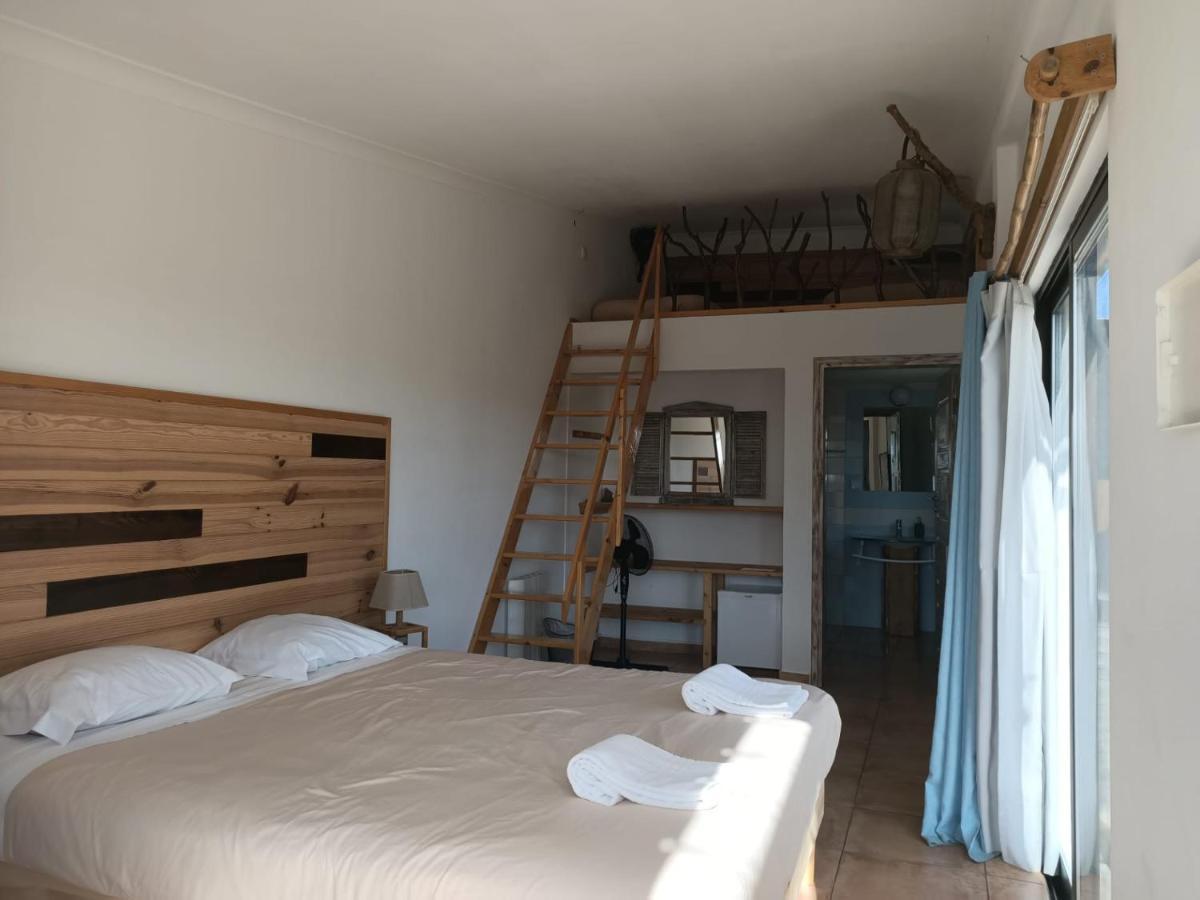 Good Feeling Hostel & Guest House Raposeira  ภายนอก รูปภาพ