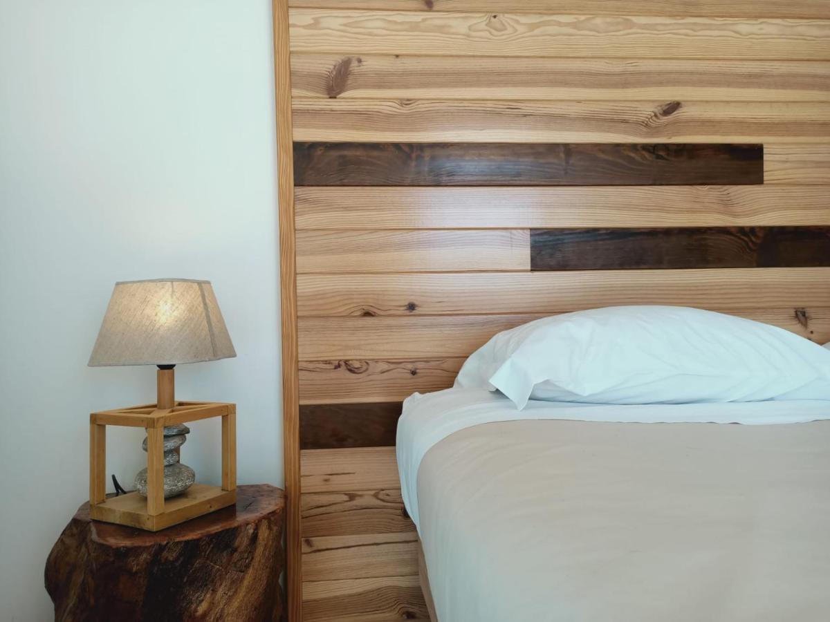 Good Feeling Hostel & Guest House Raposeira  ภายนอก รูปภาพ